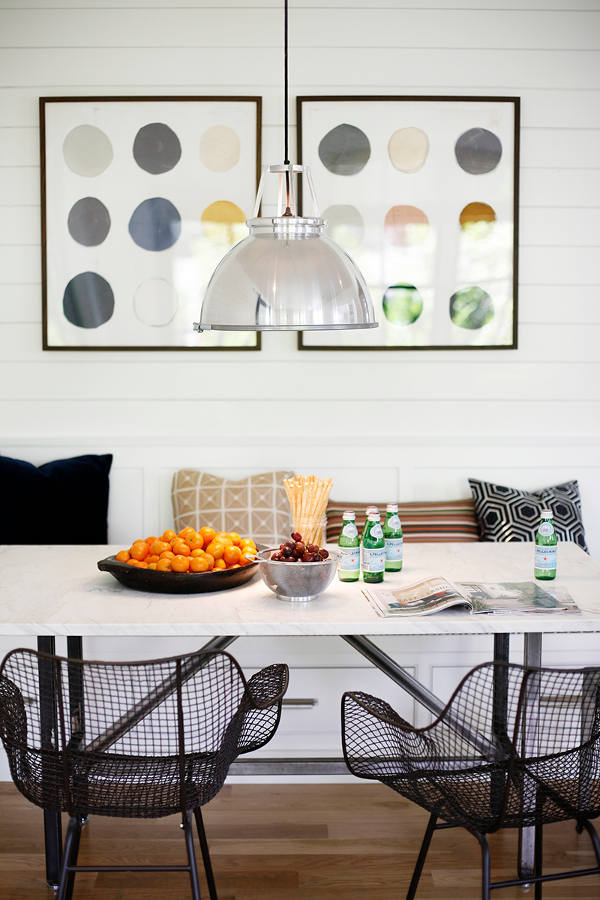 Bold breakfast nook