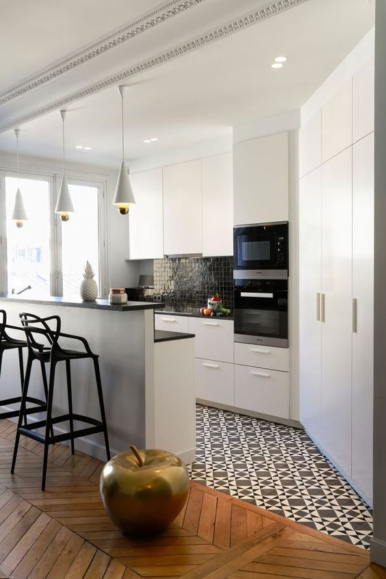 Hexagon Tile Meets Wood Floor / 30 wonderful pictures and ideas art deco bathroom tile design : Watch this video for tips on how to lay ceramic or porcelain tile over concrete and wood subfloors.