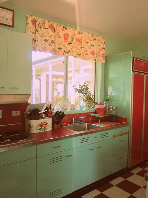 27 Daring Red And Green Interior D cor Ideas DigsDigs 27 Daring Red And Green Interior D cor Ideas DigsDigs