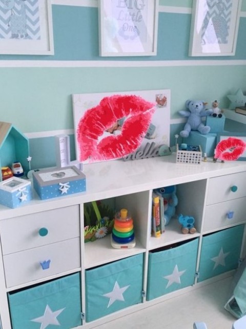 a Kallax shelf with turquoise Drona boxes with stars is a dreamy idea for a kids' room