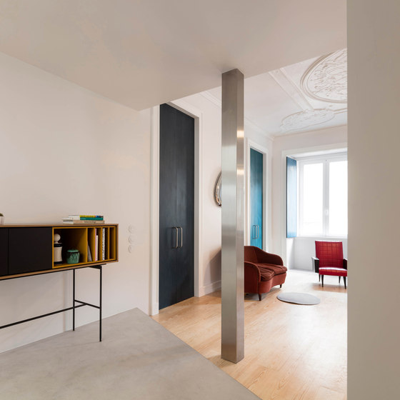 You'll find a mix of different styles in the apartment. Mid-century modern, minimalist and even vintage touches from the previous centuries