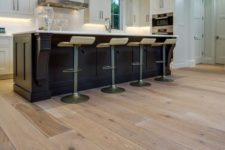 07 vinyl can match any interior as it has a variety of looks and finishes, here it’s wood-imitating
