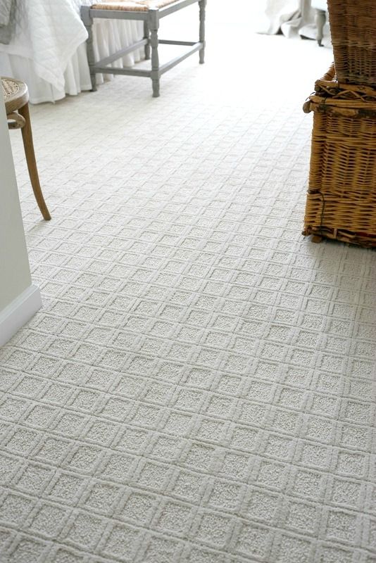 21 square patterned white carpet floor for a bedroom