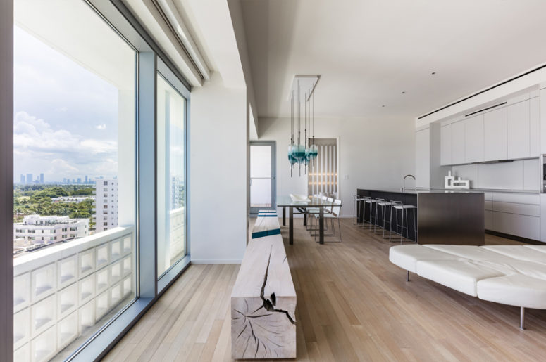 Modern Miami Beach Apartment With Sea Color Palette