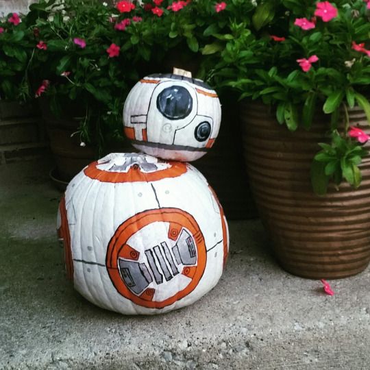 bb 8 made of two painted pumpkins for stunning geek halloween decor