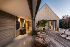 03 Indoor spaces can become outdoor ones if the owners open the glazings