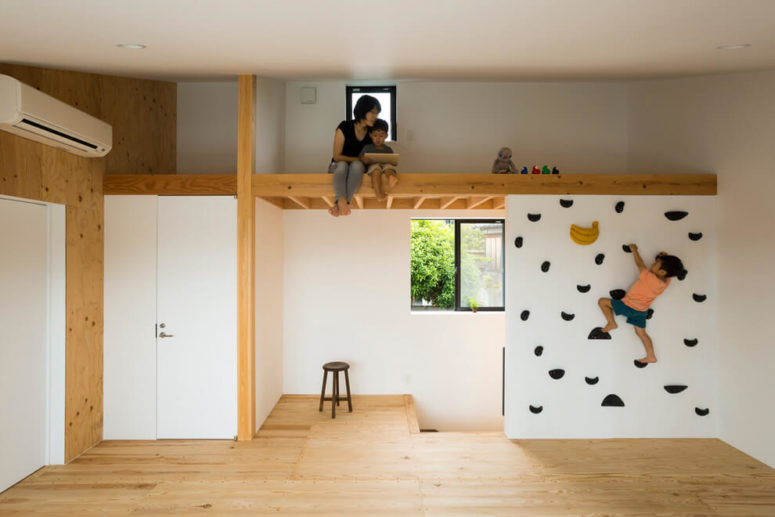 The most whimsical detail is a rock climbing wall, it's a great idea to develop dexterity and love to sport in the kids The most whimsical detail is a rock climbing wall, it's a great idea to develop dexterity and love to sport in the kids