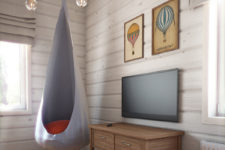 05 Air is the main theme of this room’s decor, and even the artworks are dedicated to hot air balloons