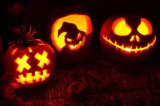 19 jack-o-lantern ideas with various scary faces