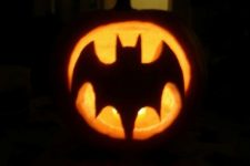 24 simple Batman pumpkin will take you just a couple of minutes