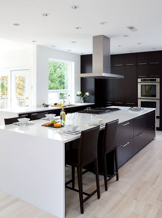free modern kitchen black and white