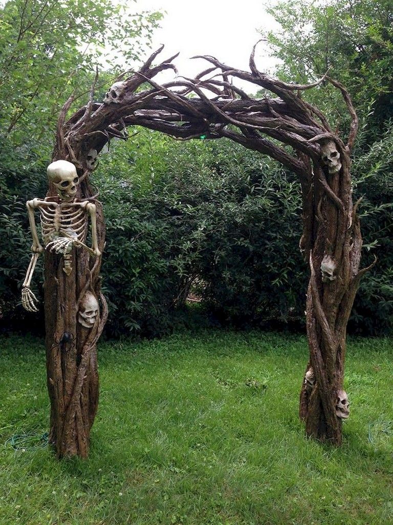 47 Creepy And Cool Halloween Yard Décor Ideas - Halloween YarD Decor IDeas 15