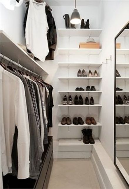 5 Small Walk-In Closet Organization Tips And 40 Ideas - Digsdigs