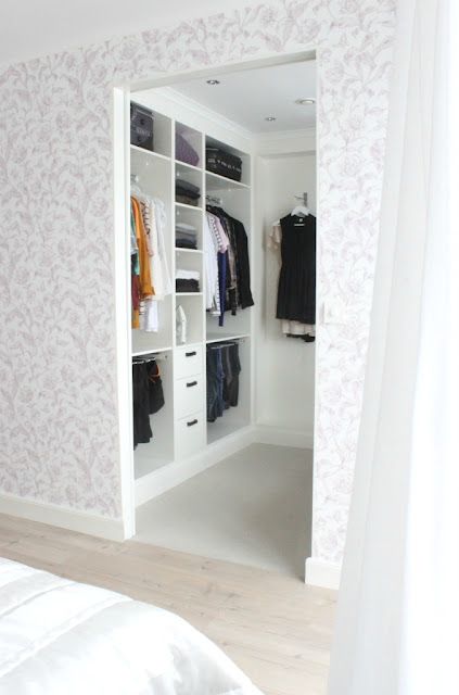 5 Small Walk-In Closet Organization Tips And 40 Ideas - DigsDigs