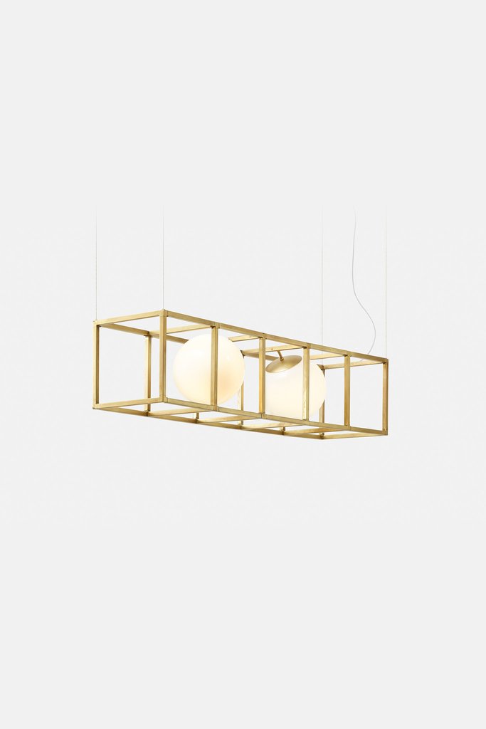 Witt 4 is also a modern chandelier available in brass and the cube is different, it has more sides and two spheres Witt 4 is also a modern chandelier available in brass and the cube is different, it has more sides and two spheres