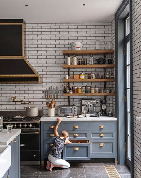 art deco kitchen with subway tiles on the walls