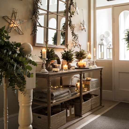 38 Cozy And Inviting Winter Entryway  D cor Ideas  DigsDigs