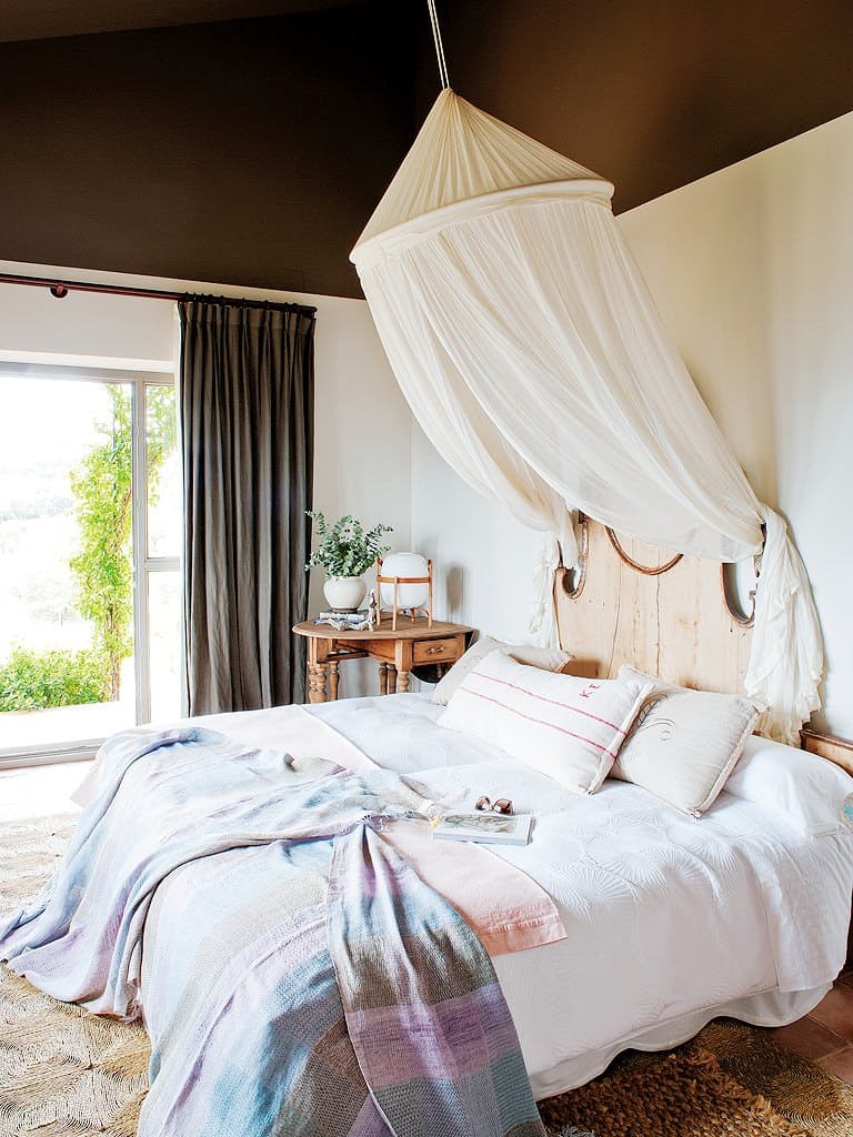 6 Tips And 33 Ideas To Design A Romantic Bedroom - DigsDigs