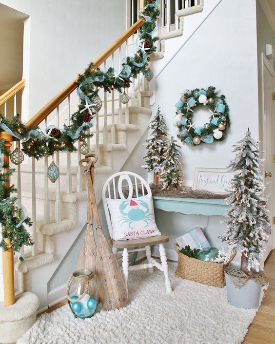 38 Cozy And Inviting Winter Entryway Decor Ideas