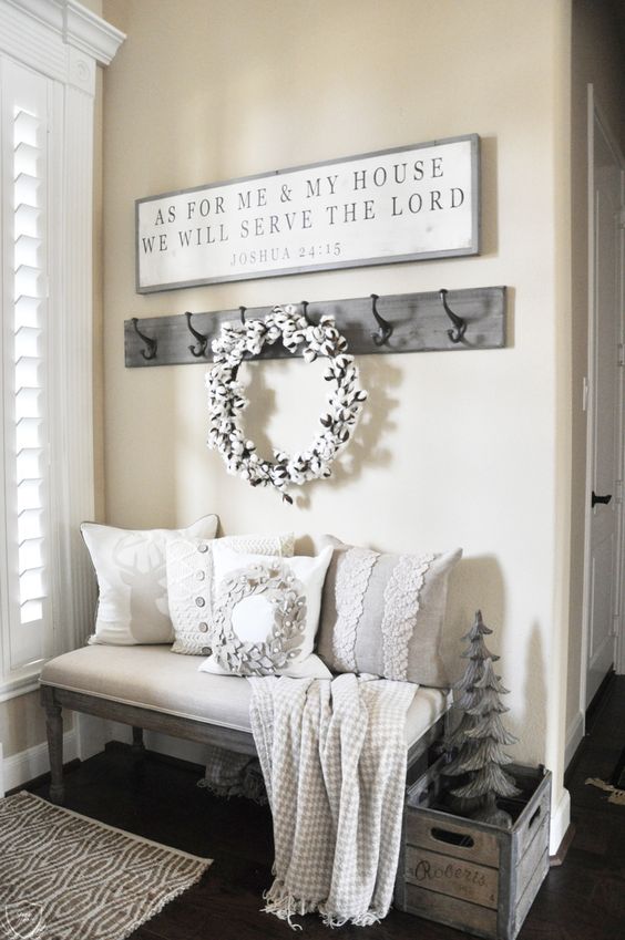 38 Cozy And Inviting Winter Entryway Decor Ideas