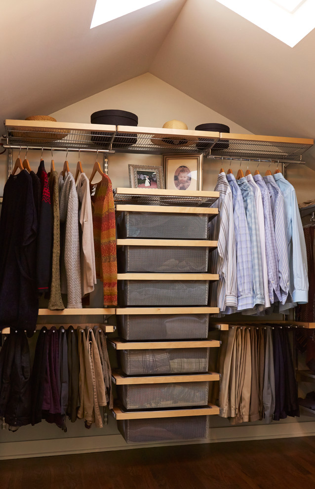 5 Small Walk-In Closet Organization Tips And 40 Ideas - DigsDigs