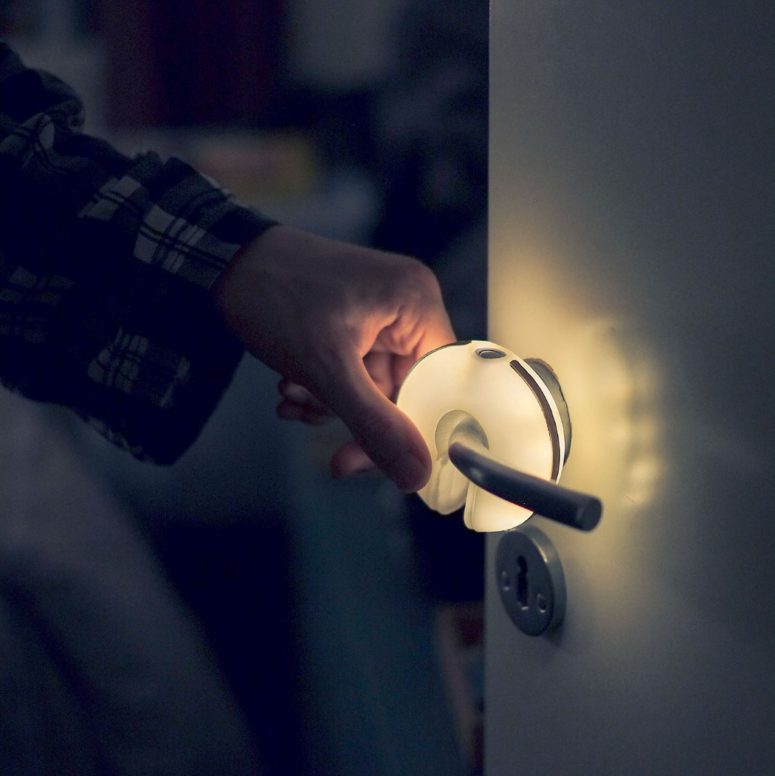 Clipse is a unique bagel shaped torch from a new gadget generation that can be put anywhere you want Clipse is a unique bagel shaped torch from a new gadget generation that can be put anywhere you want