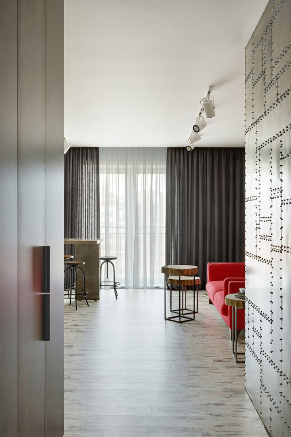 The apartment was separated into two sections, one for inviting guests and the second as a private one The apartment was separated into two sections, one for inviting guests and the second as a private one