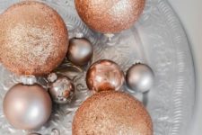 06 metallic ornament set for decorating Christmas with chic