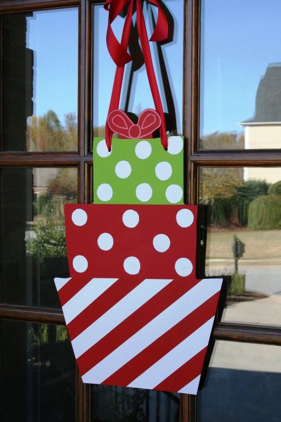 gift boxes door hanger with red ribbon