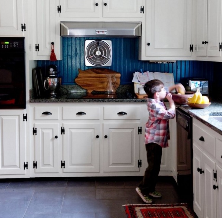 navy beadboard backsplashes look modern, fresh and unexpected