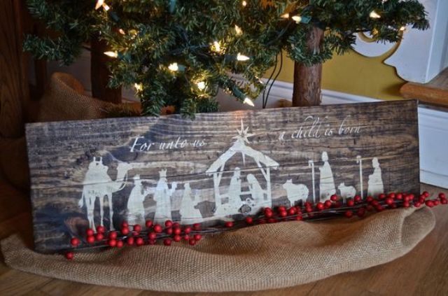 38 Reclaimed Wood Christmas Décor Ideas - DigsDigs