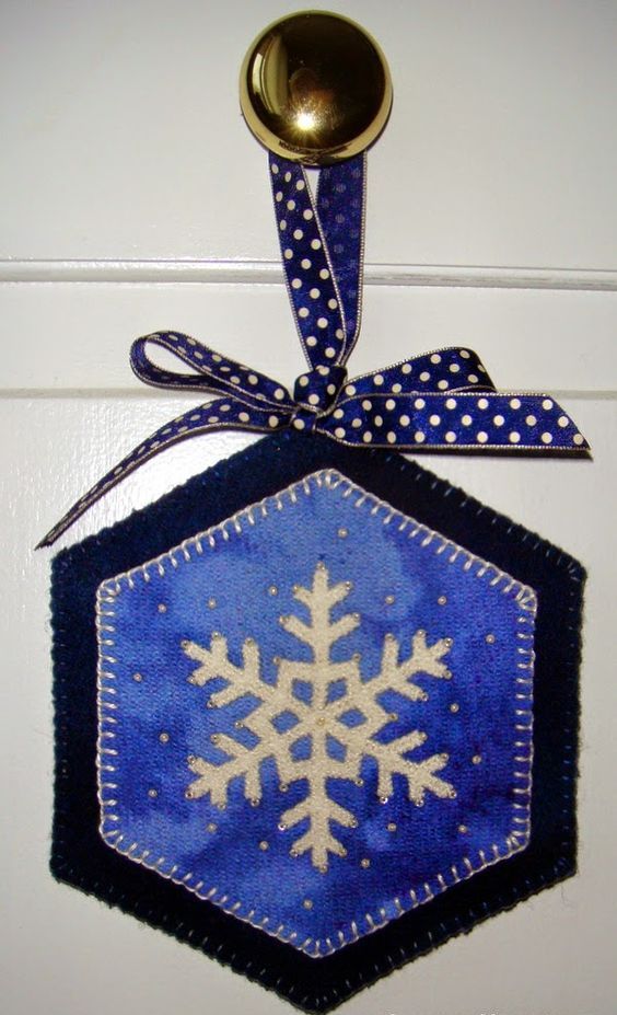 39 Christmas Door Decor Ideas That Aren T Wreaths