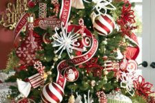 20 whimsical red and white Christmas decorations