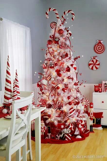 Red and White Christmas Tree - Decorating Ideas