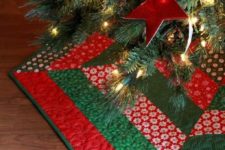 26 traditional red and green Christmas tree skirt