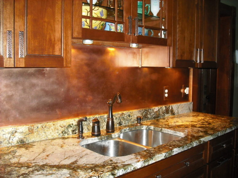 39-trendy-and-chic-copper-kitchen-backsplashes-digsdigs