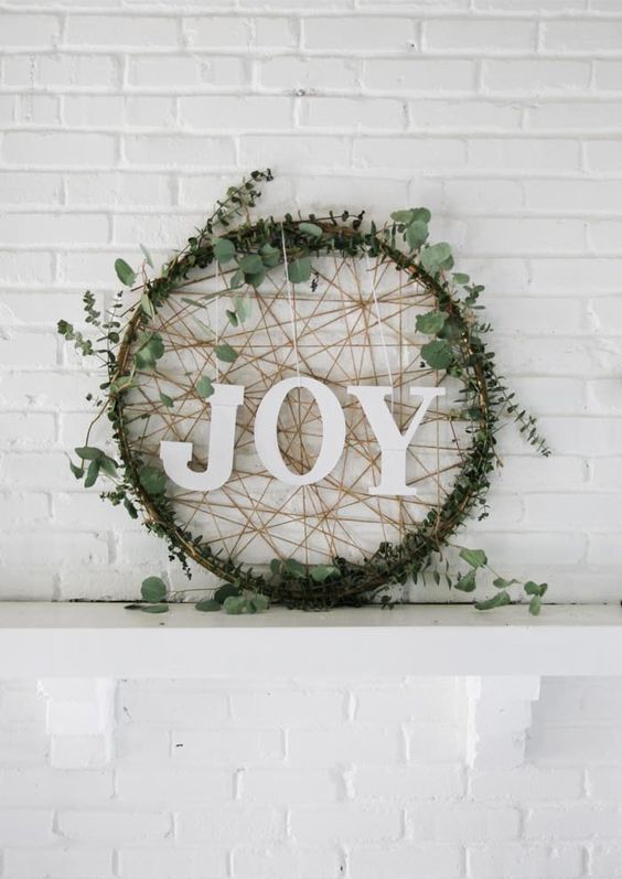 41 chic modern christmas décor ideas digsdigs deco mesh christmas tree bows