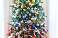 03 rainbow ombre is a stylish idea for a colorful Christmas tree