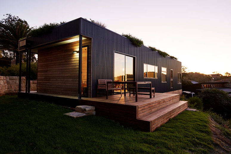 The northern facade enjoys the largest windows and a corrugated metal skin that protects against ocean winds