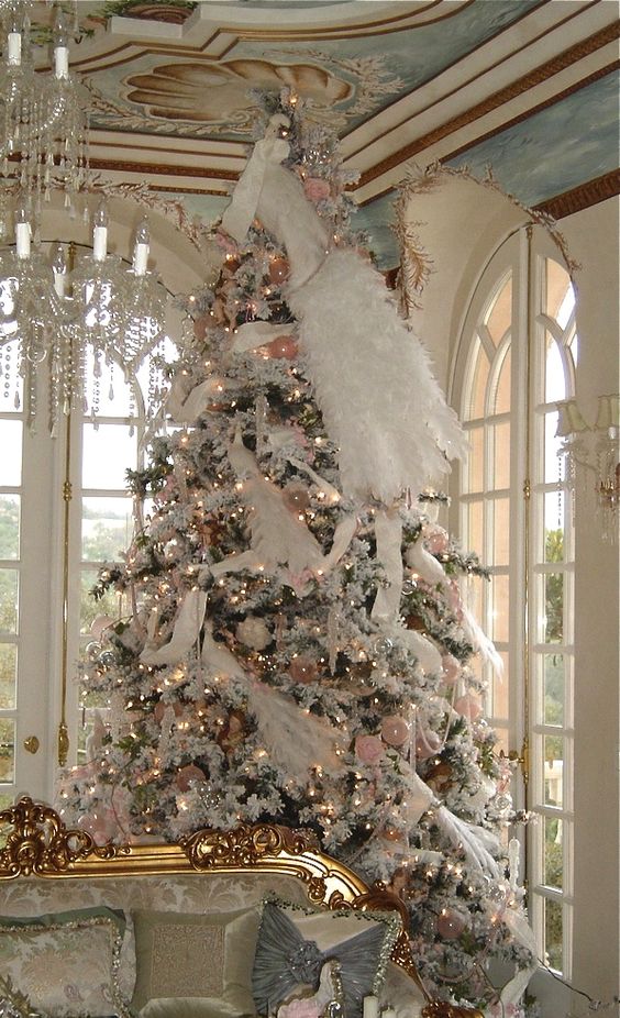 44 Delicate Shabby Chic Christmas Décor Ideas - DigsDigs 44 Delicate Shabby Chic Christmas Décor Ideas - DigsDigs