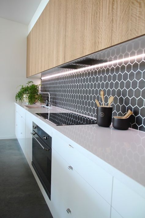 36 Eye-Catchy Hexagon Tile Ideas For Kitchens - DigsDigs