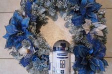 05 make your own silver and blue wreath and attach a small R2D2 to it
