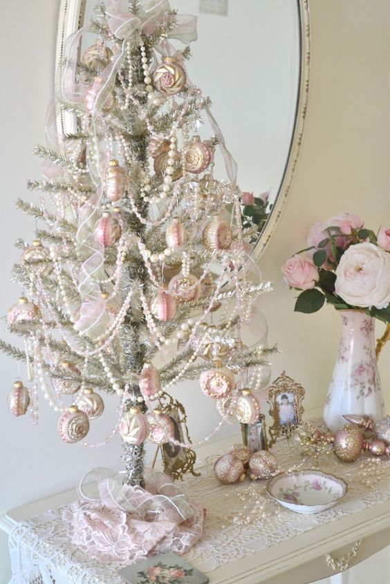 Decoration Chic 44 Delicate Shabby Chic Christmas D cor Ideas DigsDigs