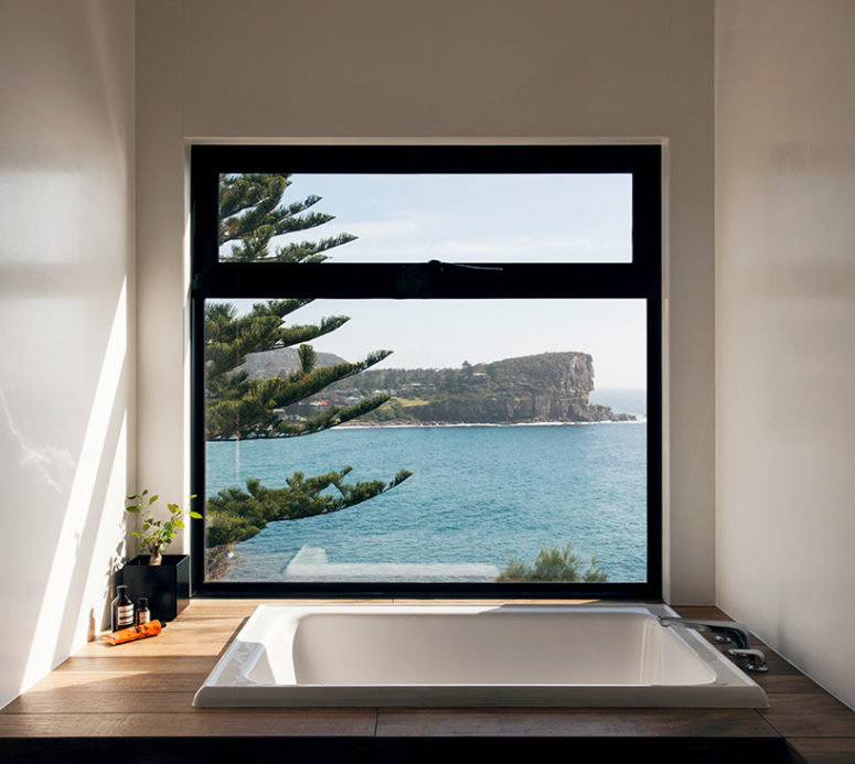 The owners enjoy the accomodation on a cliff