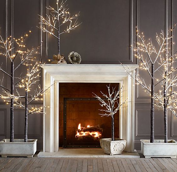 41 chic modern christmas décor ideas digsdigs gold bold