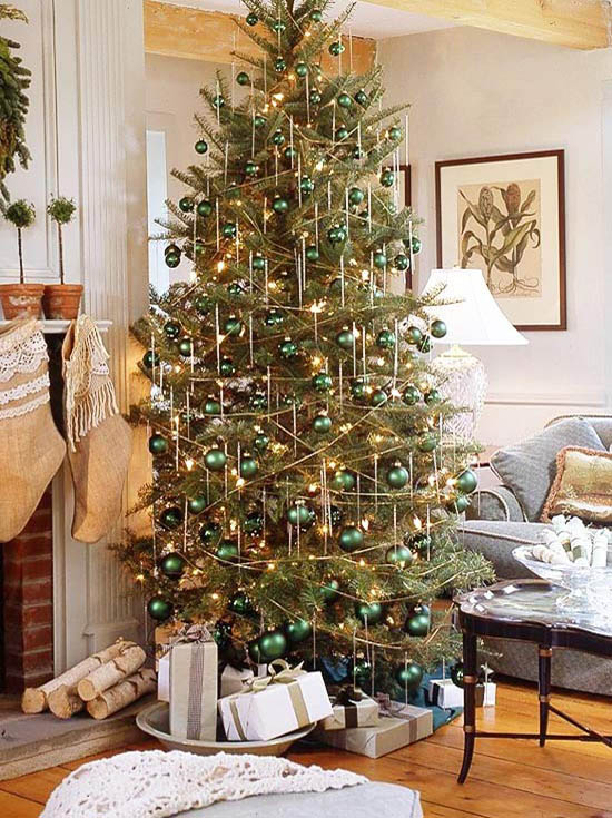 emerald is a traditional color, and it may be a stylish choice for a monochrome tree