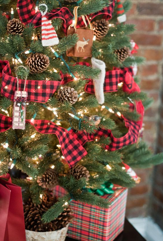 tartan pinecones and knit ornaments will give your tree a cozy rustic flavor - Rustic Plaid Christmas Decor tartan pinecones and knit ornaments will give your tree a cozy rustic flavor - Rustic Plaid Christmas Decor