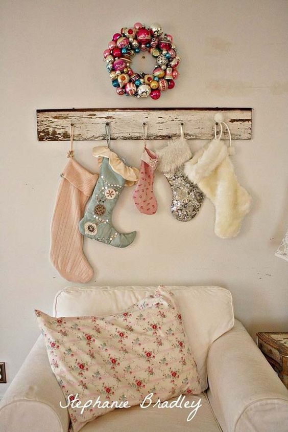 34 Charming Vintage Christmas Décor Ideas  DigsDigs