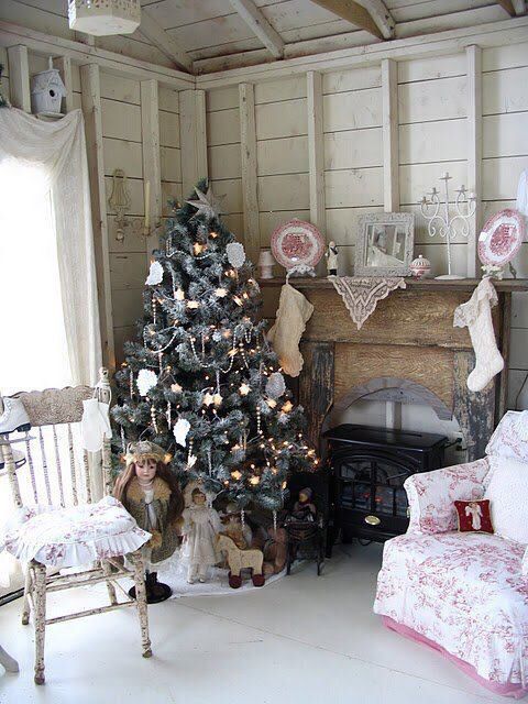 shabby chic stockings, fabric and fruniture will easily make up your space