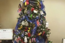 41 Doctor Who Christmas tree decor in bold colors
